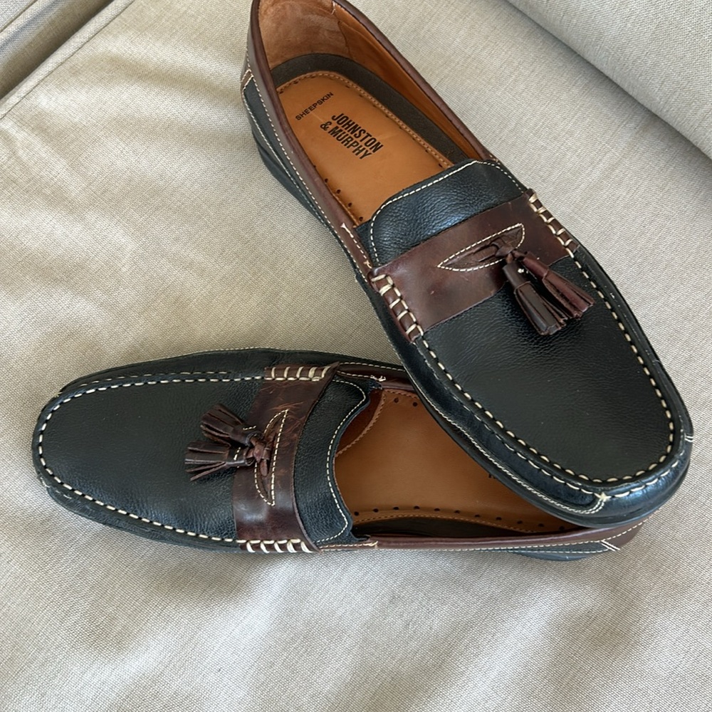 Johnston & Murphy  Black and Brown Trim Slip on Loafers - Size 11.5M
